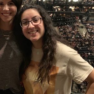 Meet your Posher, Stella